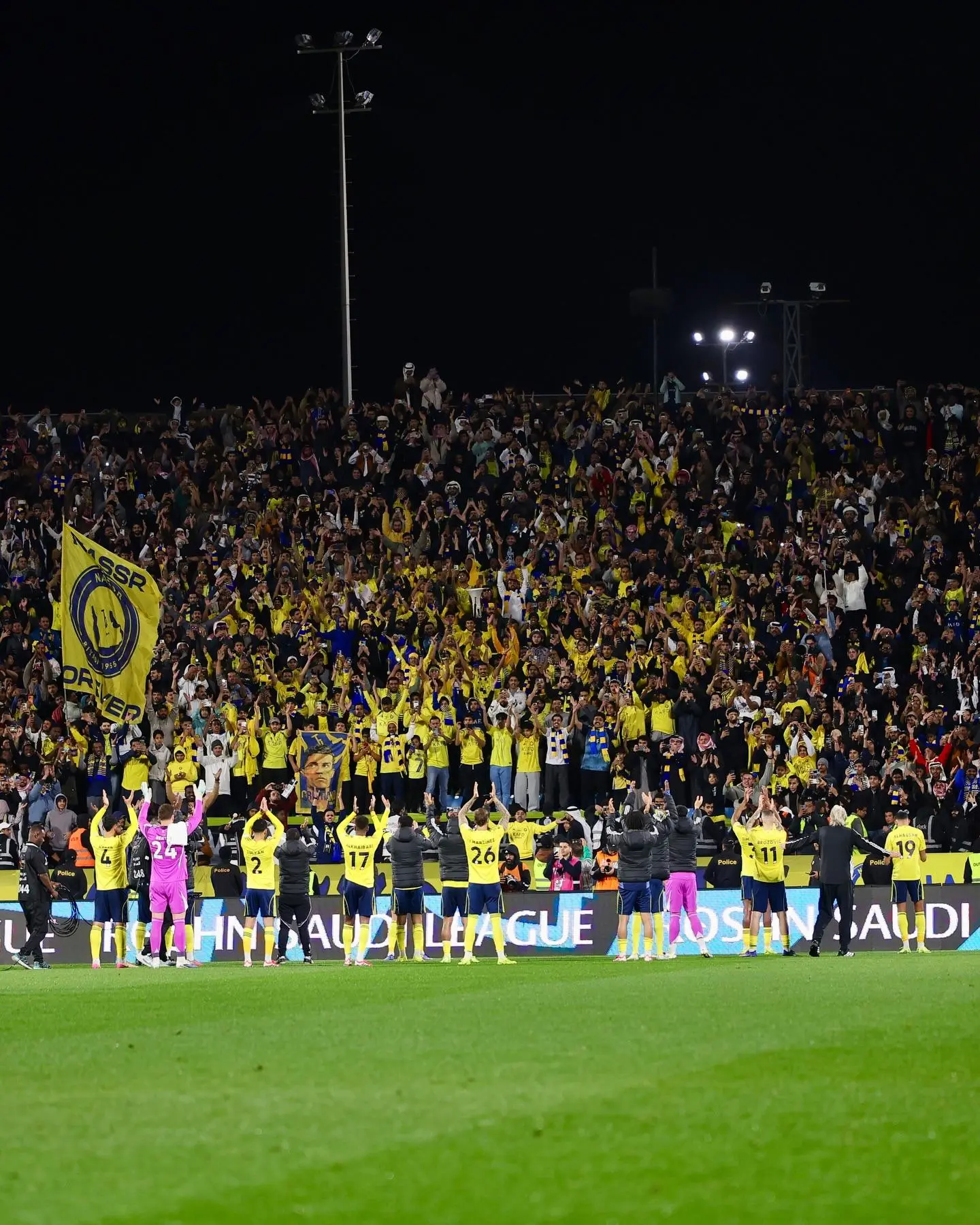 开云体育官网-C罗赛后社媒：继续努力，继续相信，继续战斗